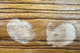 桌子烫了白印别愁，只需这一招窍门，不花一分钱搞定，方法太棒了视频封面