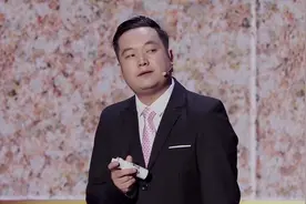 喜剧：提神喷雾贼好用，朝大爷一喷，大爷精神的能翻跟头视频封面