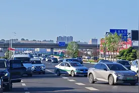 十一假期后盐高速口出行车量猛增视频封面