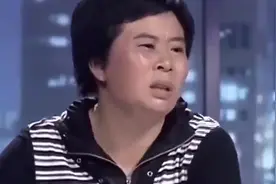 后妈是个大善人，对待瘫痪继子不离不弃，一段短片看得人感动流泪视频封面