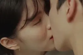 这一段是真的吻，男演员的各种细节让网友羡慕不已！高甜吻戏！