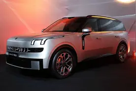 到店实拍领克900  旗舰配置、空间大，一台超级奶爸车！