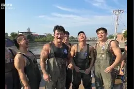 村支书回应网红李维刚盘鱼塘被村民哄抢：他为流量自导自演