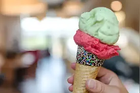 吃冰淇淋会引起“脑结冰”？夏日吃冷饮，注意慢慢来