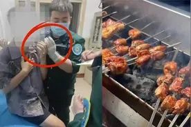 小伙脖上被扎多根烧烤签，急救人员：一人扔出签子扎进另一人脖子视频封面