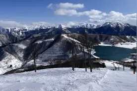 中国游客在日滑雪时因被雪掩埋窒息不幸身亡，我总领馆提示视频封面
