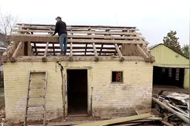 夫妻二人牛到了极致，自己动手把破烂仓库拆了，大改造出极品住宅视频封面