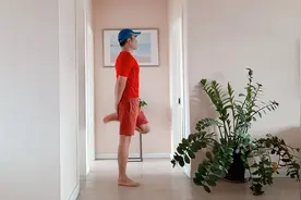 每天坚持“后踢腿”，大肚子没了，腰椎也瞬间顺畅了