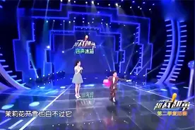 22岁大学生登上舞台，演唱歌曲惊艳全场，观众喝彩声不断！