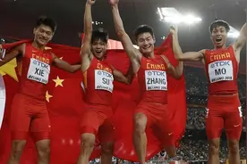 中国队交接棒失误，竟然还打破亚洲男子4X100米接力记录？视频封面