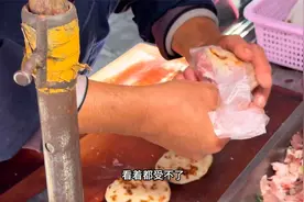 山西晋城，高平大叔卖烧饼夹猪头肉，5元一个塞满满的肉，巨好吃视频封面