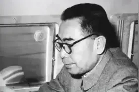 60年代周总理为全国人民吃上饭，亲自计算《粮食报表》，兢兢业业视频封面