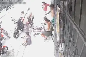 监拍：厄瓜多尔枪手无差别射击大人儿童致4死6伤 枪声连续30秒！