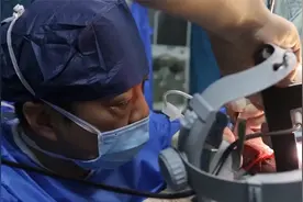 世界首例！西京医院成功将多基因编辑猪全肝移植到脑死亡患者体内视频封面