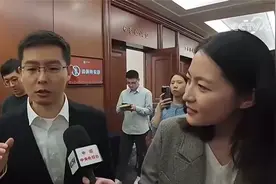 民营企业座谈会 王兴兴：2025年人形机器人会达到“新量级”视频封面