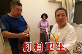 和爸妈打扫卫生，里外全部擦干净，55平米小房子，收拾完焕然一新视频封面