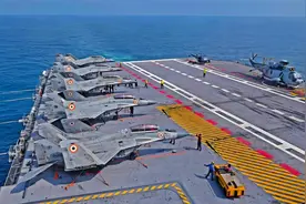 印航母逼近海岸线，巴基斯坦亮出中式导弹，印度敢冒险将毫无胜算