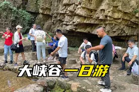 农民王小：东北一家人首都游记，大峡谷溜达一天，真是清爽宜人视频封面