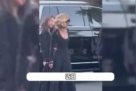 岁杨紫琼出席电影首映礼，一头金发惊艳众人，身材吸睛瘦到夸张视频封面
