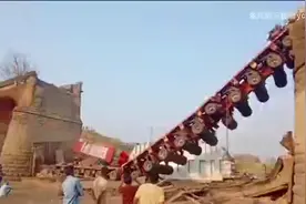 印度蜥头企业运输130吨东芝变压器压塌150年历史大桥出厂即