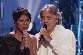 《圣诞歌》波切利与娜塔莉演唱