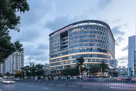 华科大协和深圳医院院长邓启文被公开举报，当事人电话无法拨通视频封面