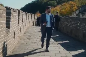 智利总统登长城赏美景 直呼“太震撼！”视频封面