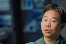 歼-20飞行员揭秘：美军战机硬闯禁区，长机严令：别怕死，撞上去视频封面