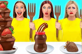 搞笑外国人：三种不同形状的草莓巧克力，猜猜谁会最先吃完呢？视频封面