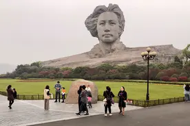 全国最大的毛主席雕像，位于长沙橘子洲，为什么高度定在32米？视频封面