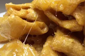 大厨教你在家做拔丝鸡蛋，香甜酥脆2个鸡蛋能做整整一大盘