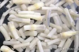 时令小菜自制：酸辣藕尖。图片