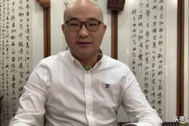 杨洪基曾多次赞扬大衣哥歌唱的好，杨老师不愧￼是人民的艺术家。视频封面