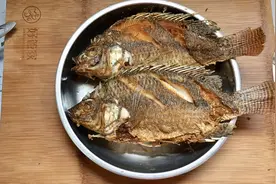 罗非鱼土泥味重？学会这广东潮汕家常做法，鱼肉入味好吃下饭