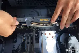 显卡怎么正确装到主板上？显卡和主机分离的朋友看过来👈🏻