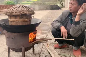 贵州一户人，每天早上都是用最传统的柴火木桶蒸饭这样蒸出来更香视频封面