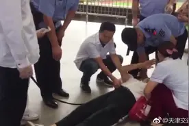 暖！7旬老人地铁突发心脏病被救，次日写信表达救命之恩视频封面