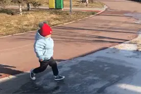 这才是原版配音！这根本就不好玩！哈哈哈