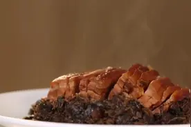 买一斤五花肉自己做梅菜扣肉肥而不腻入口即化超级好吃下面有教程视频封面