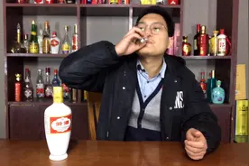 龙哥酒鬼品评出口白瓷汾53度汾酒，出口的一定比内销的好？