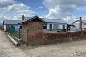 东北院子里小房子住人么？吉林朝鲜族农村每家都有一个室外厕所