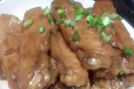 小魏家庭版卤鸭翅多做1个步骤，色香味俱全，越啃越香