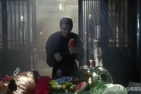 不愧是百年一个周星驰，三口一头猪这个梗，原来星爷早就用过了！