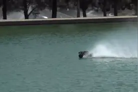 什么原理能让一台车在水上飞驰