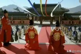 大明特使到前去册封，朝鲜国王下跪接旨，仪式隆重视频封面
