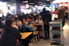 探访：南京建在地下的两层时尚街区，各类小吃，潮牌感受潮流文化视频封面