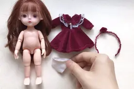 手工 娃衣教程 给娃娃缝一套复古红色蕾丝裙，再做一个简单的发箍