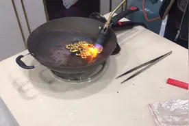 今天去回收钯金，以前是铂金十份之一价格，现在是铂金2倍价钱。视频封面