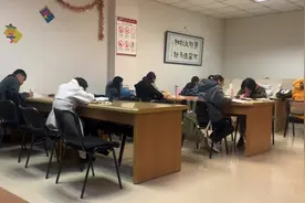 来图书馆除了看书，还能做什么？