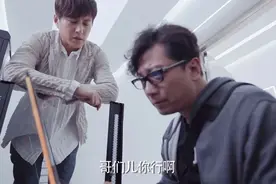 恋爱先生 | 公司系统一月瘫痪三次，电脑高手上手分分钟修复Bug视频封面